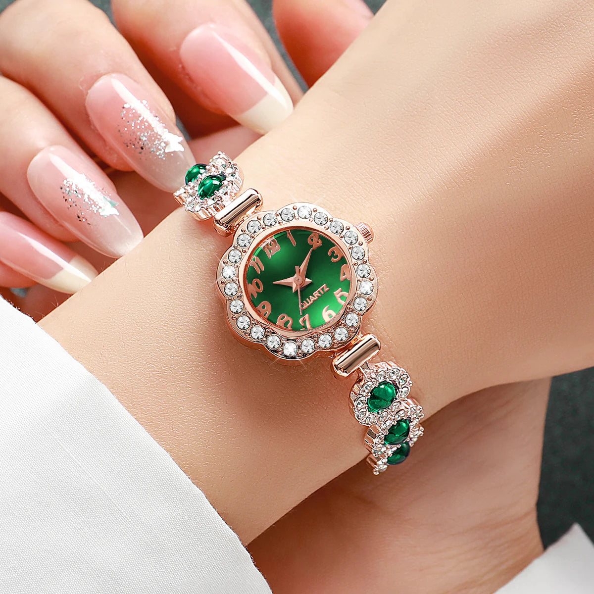 Elegant Rhinestone Bracelet Strap Women Watches Fashion