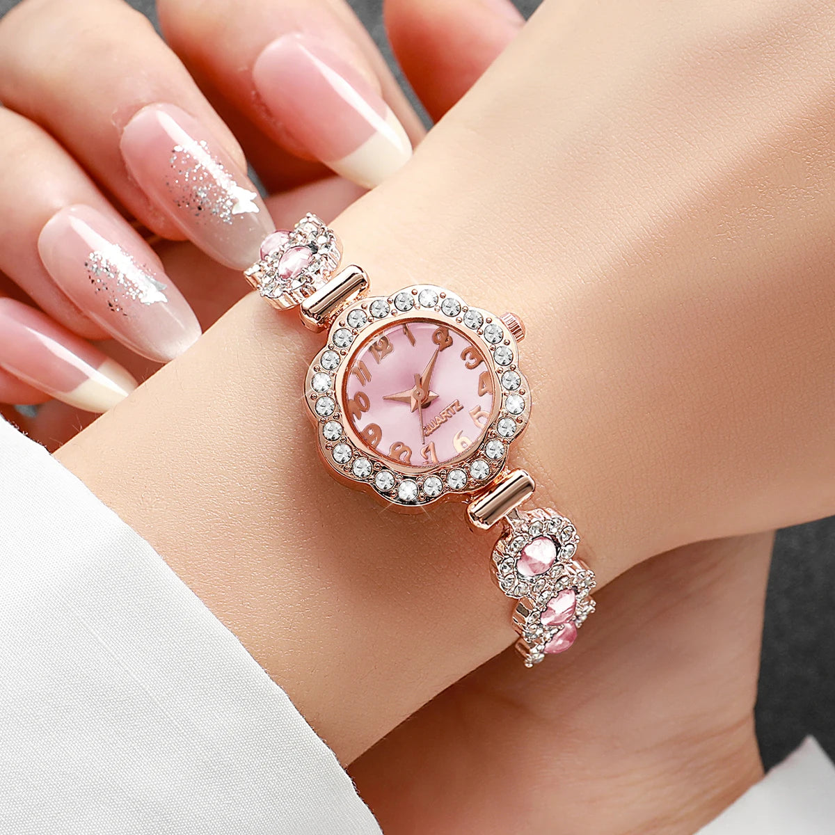 Elegant Rhinestone Bracelet Strap Women Watches Fashion
