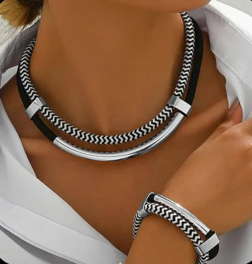 New Fashion Black and White Thick Double Line Metal Tube